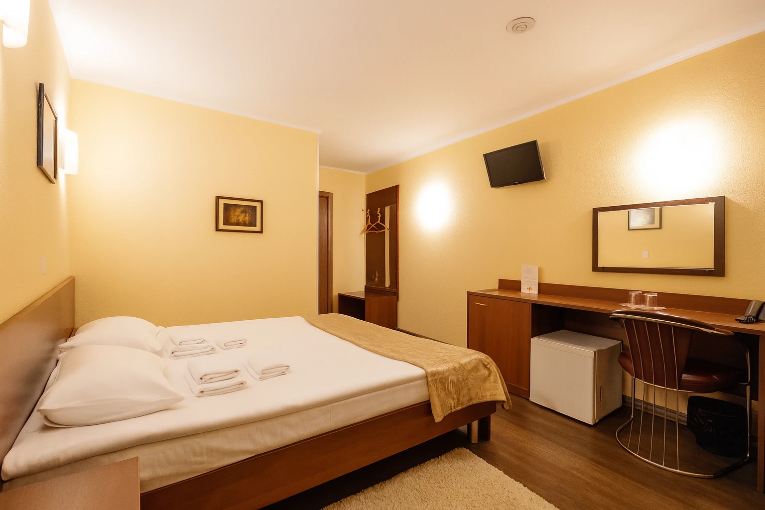 Номер 1 категории Double R